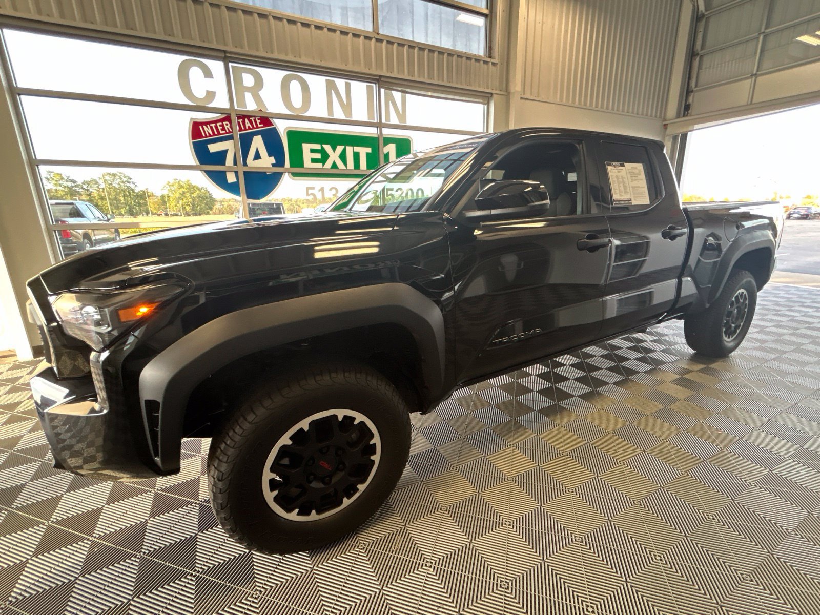 Used 2025 Toyota Tacoma TRD Off-Road w/ TRD Off Road Upgrade Package AWD/4WD image 3