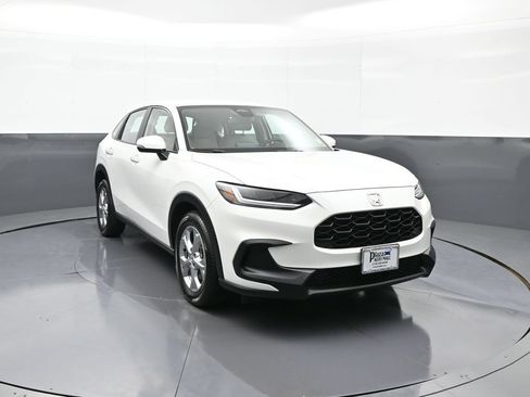 Certified 2025 Honda HR-V LX image 3