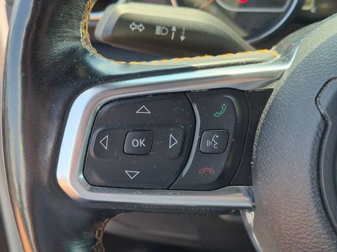 Certified 2021 Jeep Gladiator Overland AWD/4WD image 14