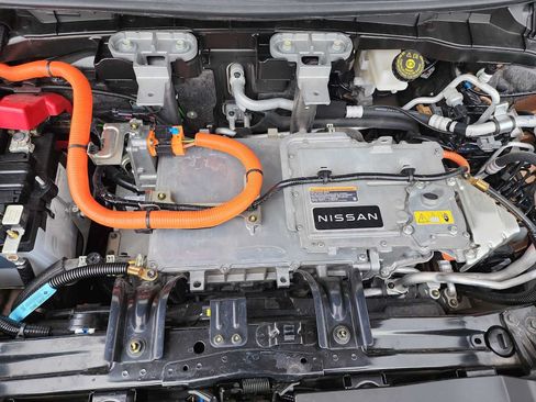 Used 2023 Nissan Ariya AWD/4WD image 13