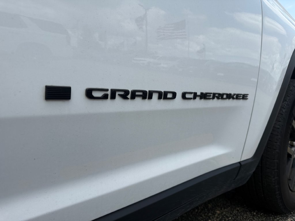 Used 2024 Jeep Grand Cherokee Altitude AWD/4WD image 49