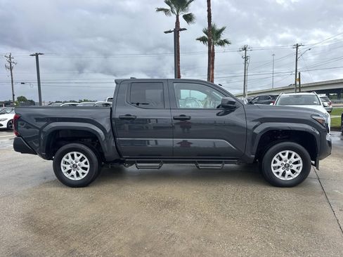 Used 2025 Toyota Tacoma SR RWD image 5