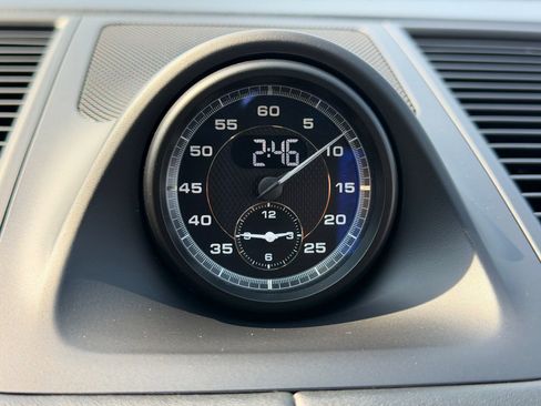 Used 2023 Porsche Macan Turbo image 29