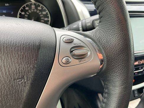 Used 2017 Nissan Murano SV w/ Premium Plus Package image 17