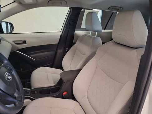Certified 2025 Toyota Corolla Cross L image 10