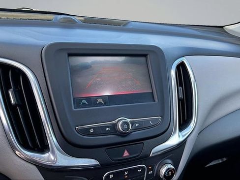 Used 2018 Chevrolet Equinox LT FWD image 14