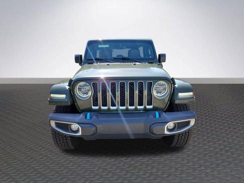 Used 2022 Jeep Wrangler Unlimited Sahara w/ Cold Weather Group AWD/4WD image 2