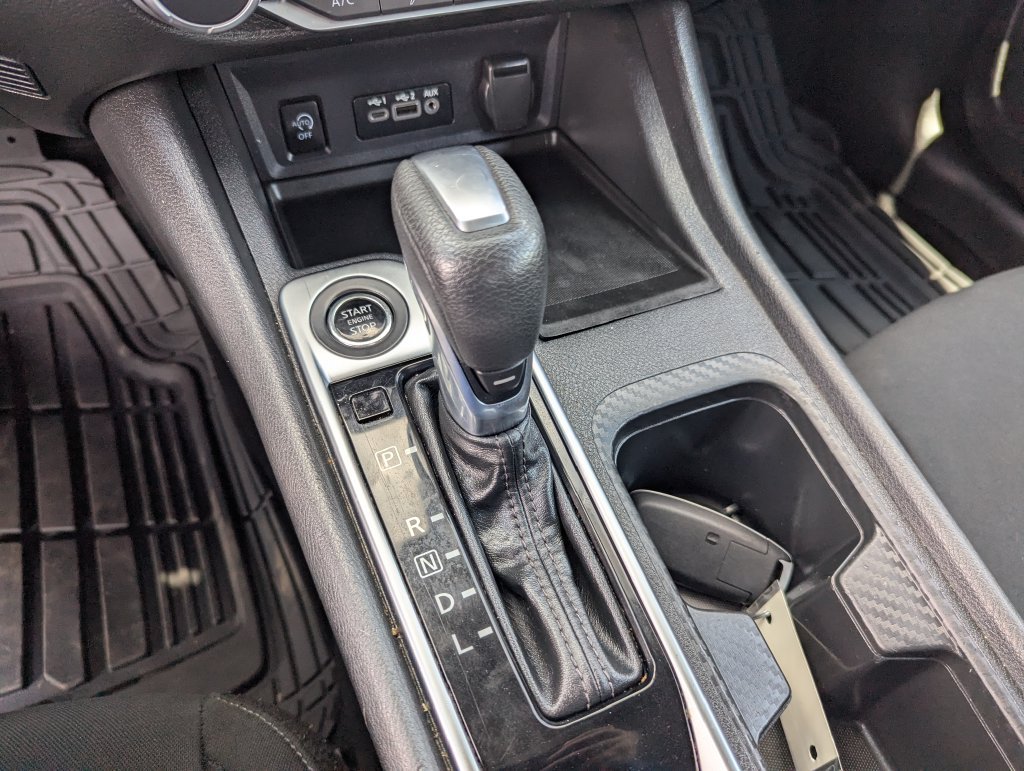 Used 2024 Nissan Sentra SV FWD image 14