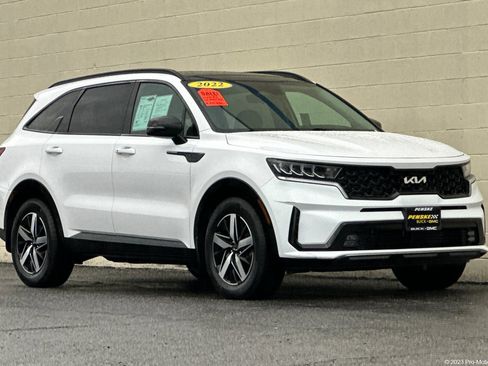 Used 2022 Kia Sorento EX w/ Panoramic Sunroof Package image 1