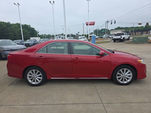 Used 2012 Toyota Camry XLE FWD image 6
