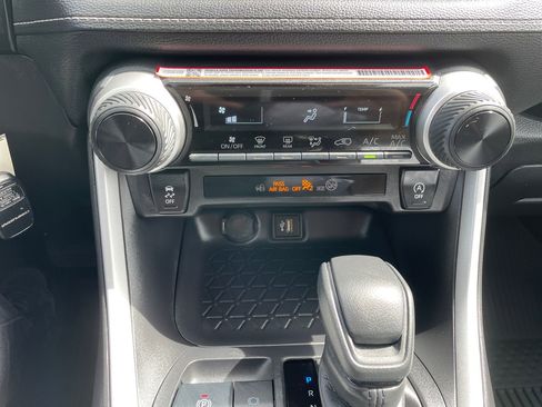 Certified 2025 Toyota RAV4 LE AWD/4WD image 19
