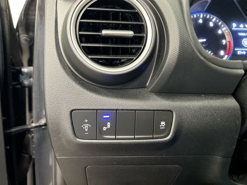 Used 2018 Hyundai Kona SEL image 18