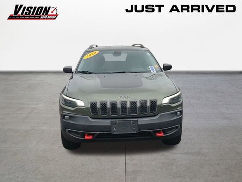 Used 2020 Jeep Cherokee Trailhawk image 2
