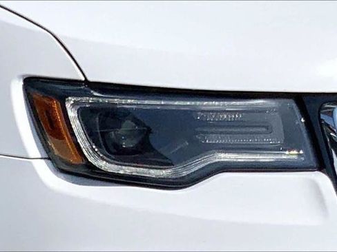 Certified 2017 Jeep Grand Cherokee Limited w/ Luxury Group II AWD/4WD image 25