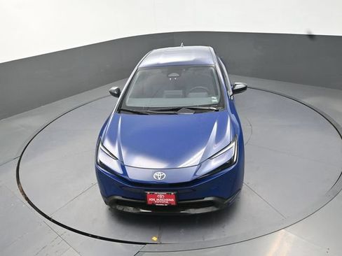 Used 2025 Toyota Prius LE FWD image 23