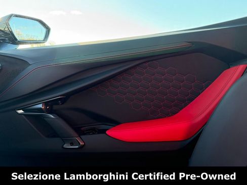 Used 2024 Lamborghini Revuelto image 32