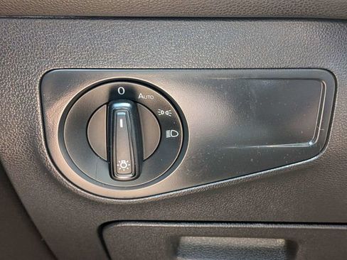Used 2018 Volkswagen Tiguan S FWD image 23