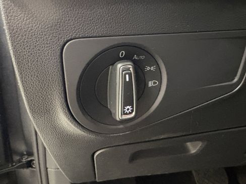 Used 2021 Volkswagen Tiguan SE w/ Panoramic Sunroof Package AWD/4WD image 18