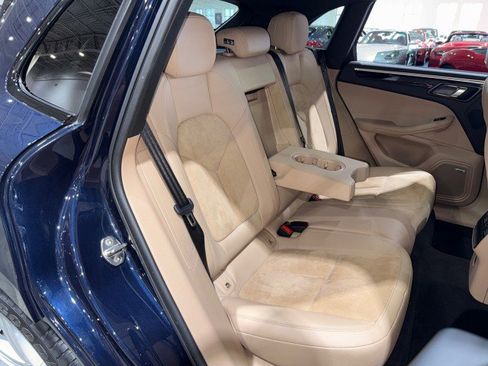 Used 2021 Porsche Macan w/ Premium Package image 62