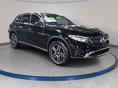 Used 2026 Mercedes-Benz GLC 300 4MATIC image 4
