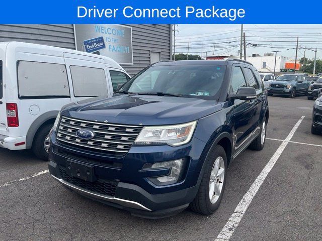 Used 2016 Ford Explorer XLT w/ Equipment Group 201A AWD/4WD image 2