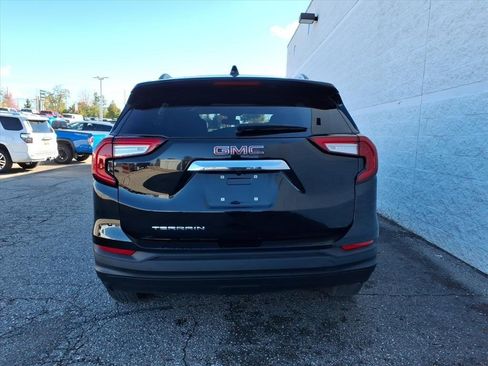 Certified 2022 GMC Terrain SLE w/ Driver Convenience Package image 7