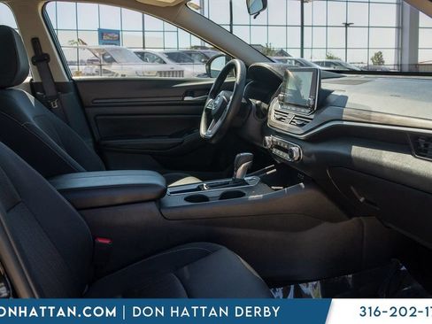 Used 2025 Nissan Altima 2.5 SV FWD image 26