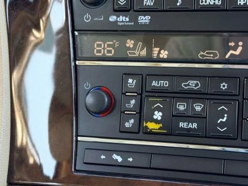 Used 2012 Cadillac Escalade Luxury image 43