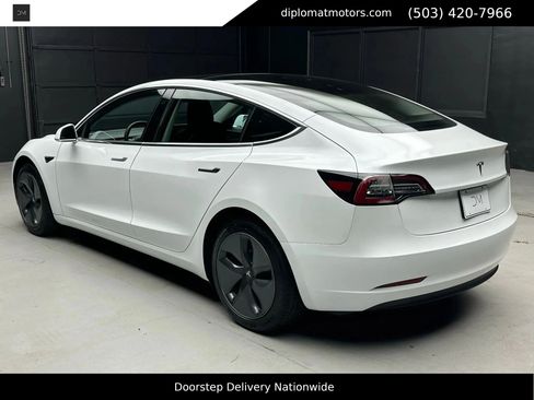 Used 2020 Tesla Model 3 Standard Range Plus RWD image 5