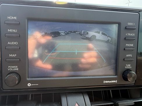 Used 2022 Toyota RAV4 XLE FWD image 13