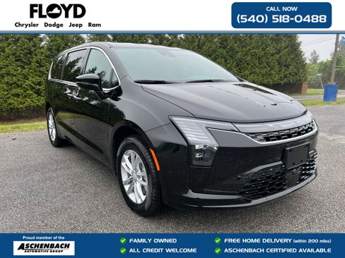 New 2027 Chrysler Pacifica Select AWD/4WD image 1