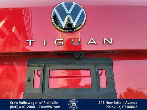 Certified 2023 Volkswagen Tiguan SE w/ Panoramic Sunroof Package AWD/4WD image 29
