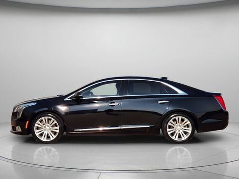 Used 2019 Cadillac XTS Luxury FWD image 2