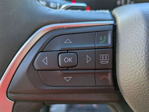 Used 2024 Jeep Grand Cherokee L Laredo image 17