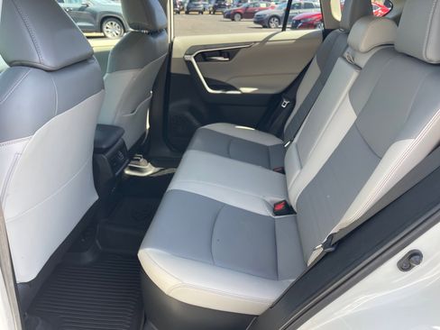 Used 2022 Toyota RAV4 XLE Premium AWD/4WD image 12