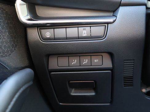 Used 2019 MAZDA MAZDA3 w/Preferred Pkg image 38