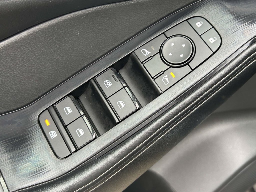Used 2025 Nissan Rogue SV FWD image 16