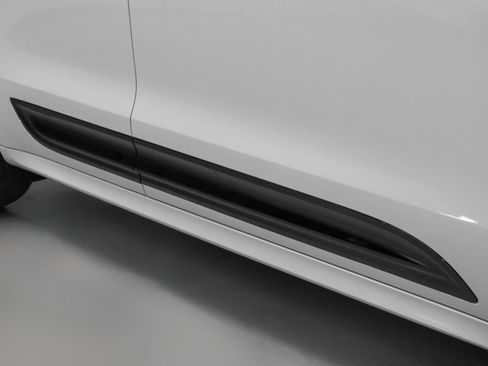 Used 2025 Porsche Macan image 15