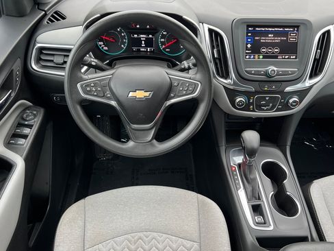 Used 2022 Chevrolet Equinox LS image 11