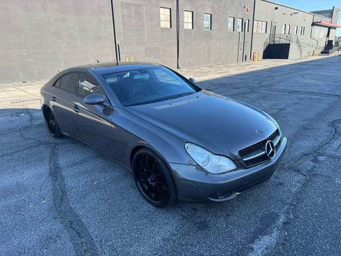 Used 2007 Mercedes-Benz CLS 550 CLS 550 4dr Sedan image 2