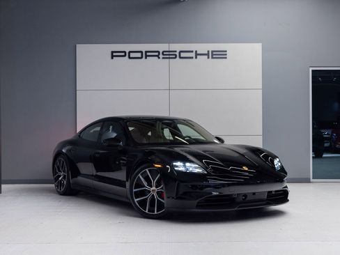 New 2026 Porsche Taycan 4S AWD/4WD image 9