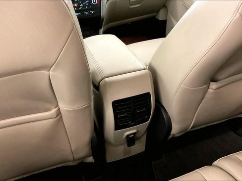 Used 2019 Ford Escape SEL image 10