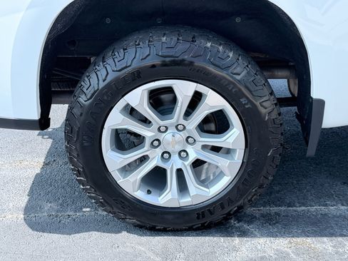 Used 2023 Chevrolet Silverado 1500 LTZ w/ LTZ Convenience Package II AWD/4WD image 35