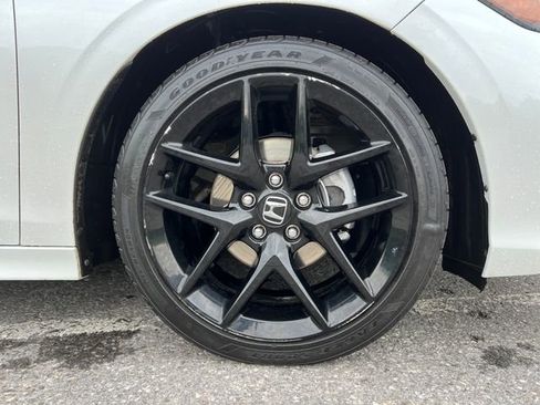 Used 2025 Honda Civic Sport image 13