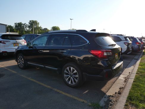 Used 2019 Subaru Outback 2.5i Touring AWD/4WD image 5
