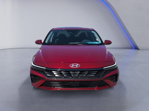 Certified 2025 Hyundai Elantra SEL image 11