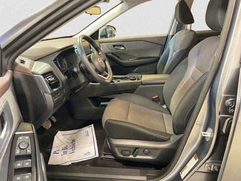 Used 2022 Nissan Rogue SV image 10