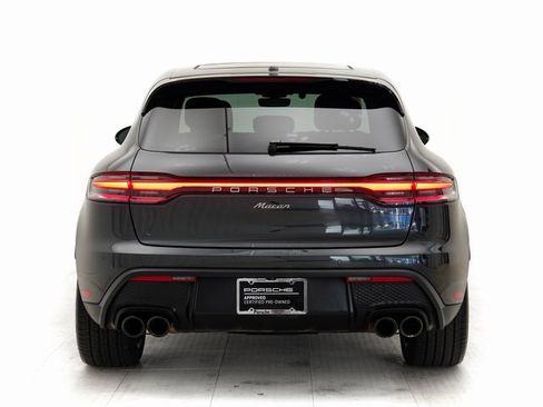 Used 2025 Porsche Macan image 36
