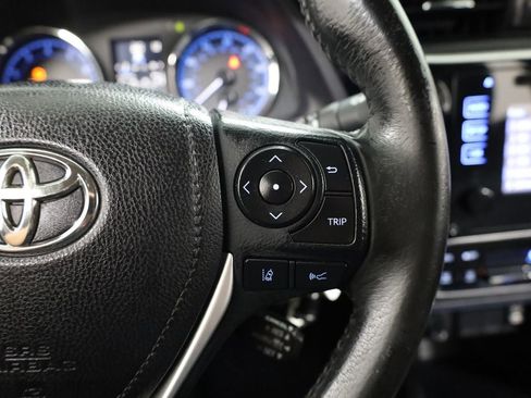 Used 2017 Toyota Corolla SE image 12