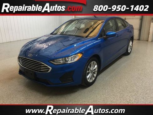 Used 2019 Ford Fusion SE FWD image 1
